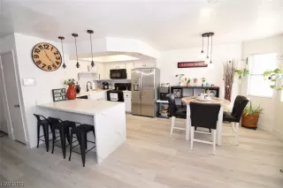 Photo #6: 2529742 Listing