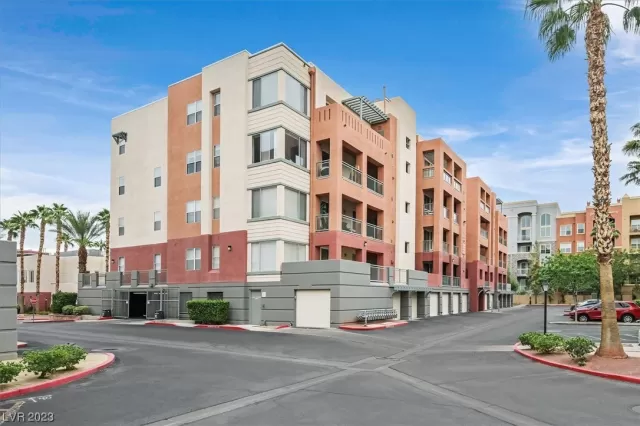 MLS: 2529744 Condo For Sale