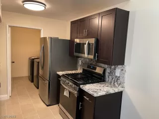 Photo #5: 2529750 Listing 