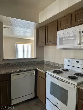 Photo #4: 2529757 Listing 