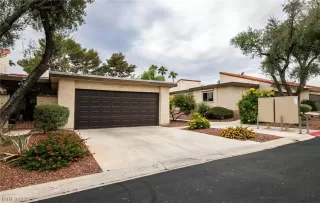 Photo #3: 2529800 Listing 