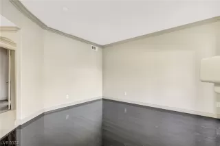 Photo #6: 2529812 Listing