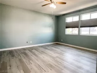 Photo #2: 2529843 Listing