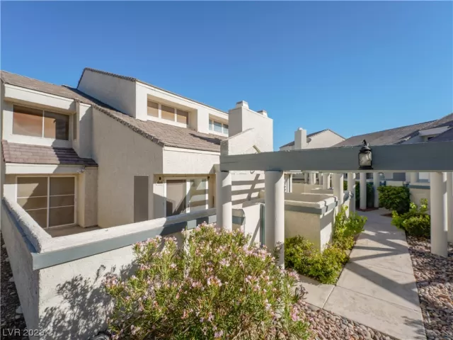 MLS: 2529891 Condo For Sale