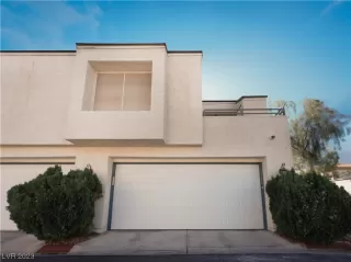 Photo #1: 2529891 Listing