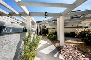 Photo #2: 2529891 Listing