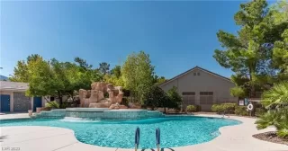 Photo #2: 2529917 Listing