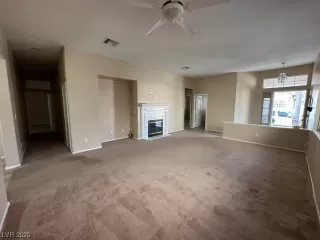 Photo #6: 2529917 Listing