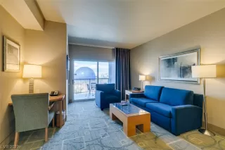 Photo #6: 2529936 Listing