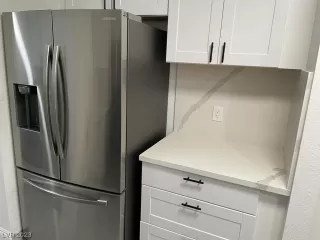 Photo #6: 2529952 Listing 