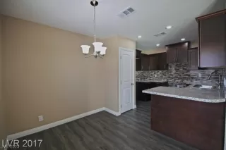 Photo #4: 2529955 Listing