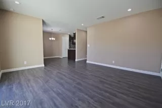 Photo #5: 2529955 Listing