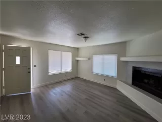 Photo #5: 2529977 Listing