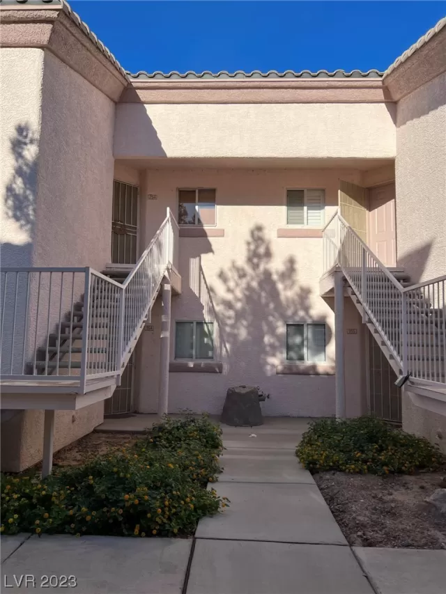 MLS: 2529984 Condo For Sale