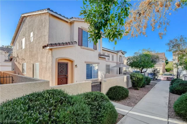 MLS: 2530007 Condo For Sale