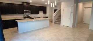 Photo #5: 2530018 Listing
