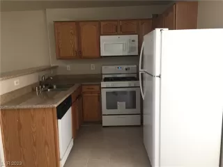 Photo #2: 2530035 Listing 