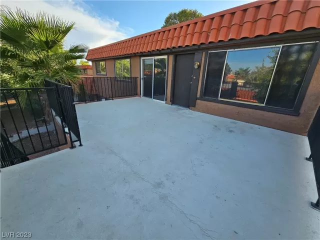 MLS: 2530045 Condo For Sale