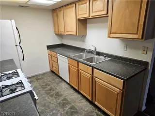 Photo #5: 2530045 Listing 