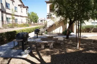 Photo #4: 2530102 Listing 