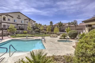 Photo #6: 2530102 Listing 