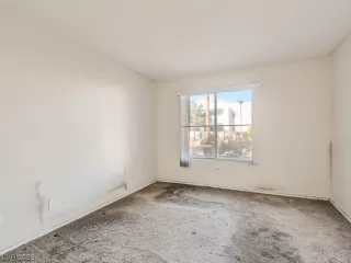 Photo #6: 2530109 Listing