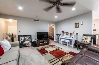 Photo #3: 2530122 Listing 