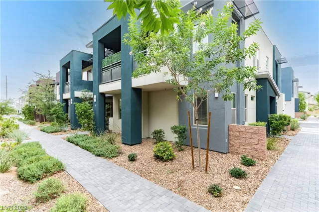 MLS: 2530131 Condo For Sale