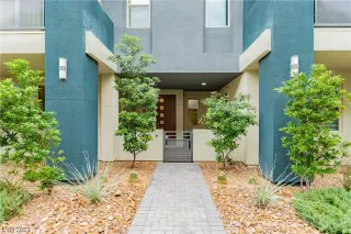 Photo #2: 2530131 Listing 