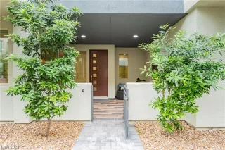 Photo #3: 2530131 Listing 