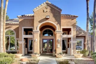 Photo #2: 2530141 Listing