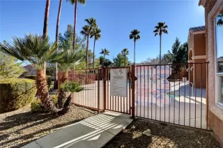 Photo #3: 2530141 Listing