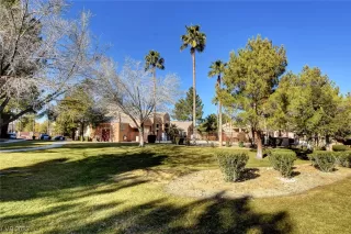 Photo #6: 2530141 Listing