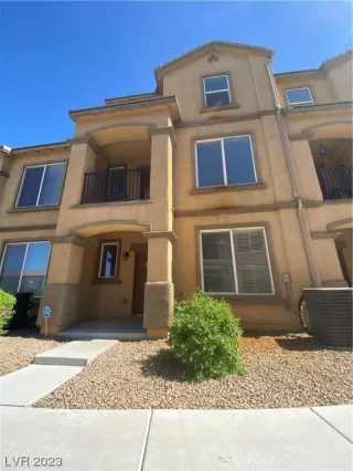 Photo #1: 2530145 Listing 