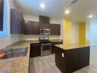 Photo #3: 2530145 Listing 