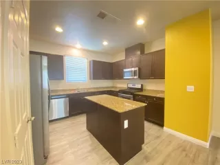 Photo #4: 2530145 Listing 