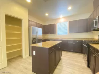 Photo #6: 2530145 Listing 