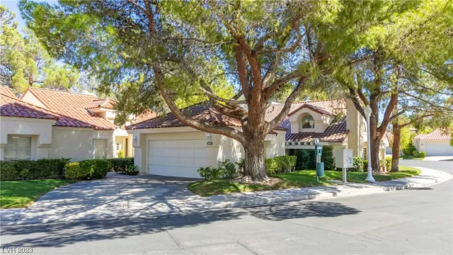 MLS: 2530159 Condo For Sale