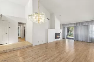 Photo #3: 2530159 Listing