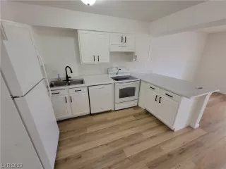 Photo #5: 2530162 Listing 