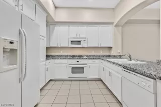 Photo #4: 2530166 Listing