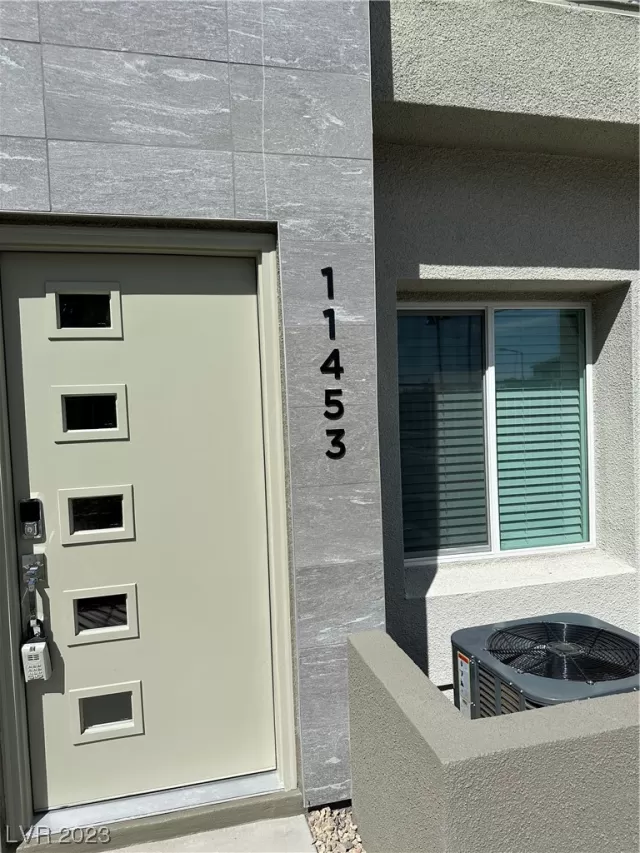 MLS: 2530172 Condo For Sale