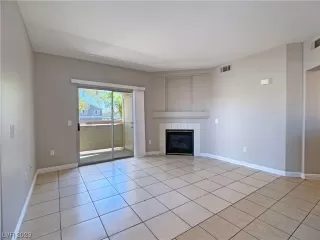 Photo #3: 2530176 Listing