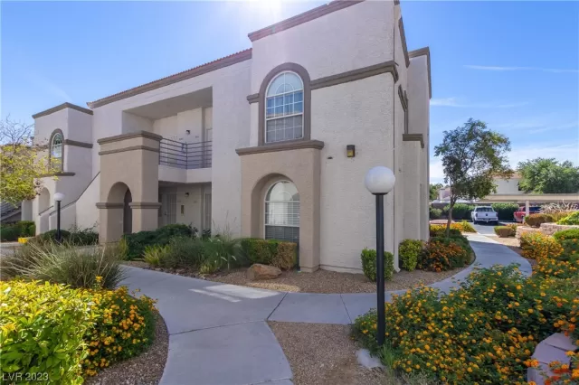 MLS: 2530182 Condo For Sale