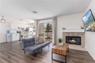 Photo #2: 2530182 Listing