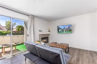 Photo #3: 2530182 Listing