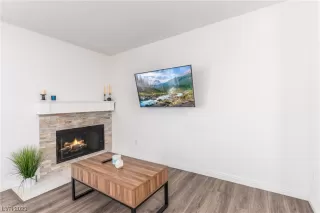 Photo #6: 2530182 Listing