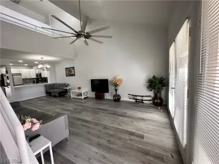 Photo #2: 2530233 Listing 