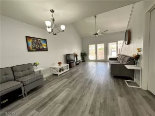 Photo #4: 2530233 Listing 