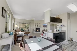 Photo #3: 2530287 Listing